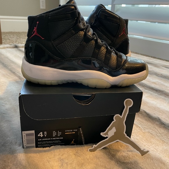 Air Jordan 11 Retro - Picture 1 of 4